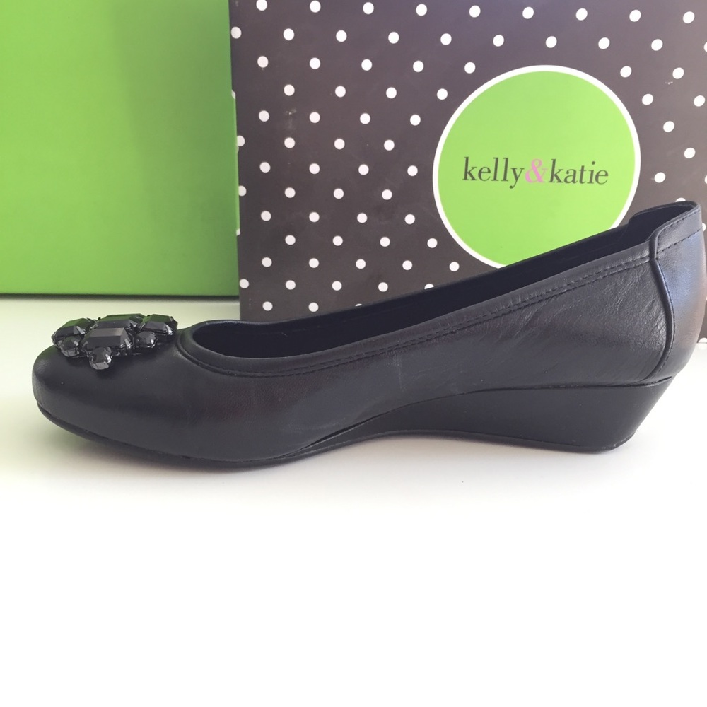 Black Leather Flats rhinestone tie detail like new